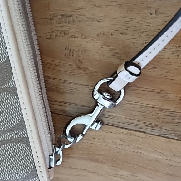 Coach Wristlet - Picture 7 of 12